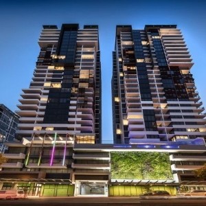 Ivy and Eve Apartments by Cllix - 90m from Rydges