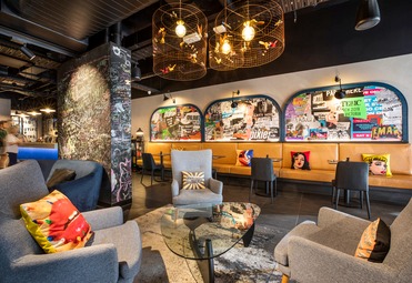 Ibis Styles Melbourne Southbank - 800m from conference venue