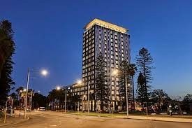 DoubleTree By Hilton Perth Waterfront - 1.1km to the conference venue