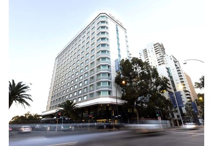 Novotel Perth Langley - 1.8km to the conference venue