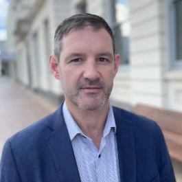 Nigel Bowen Headshot