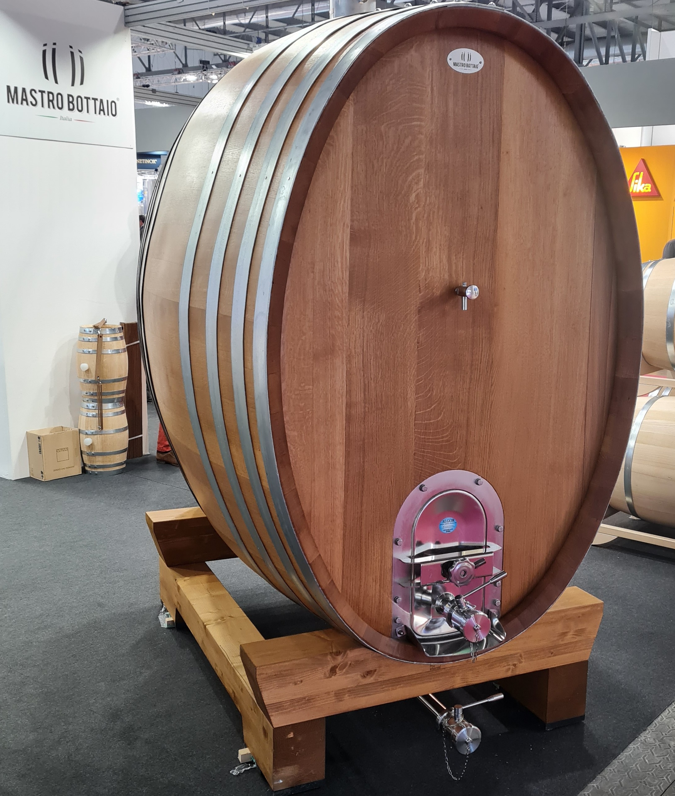 Oval Cask at Simei.jpg