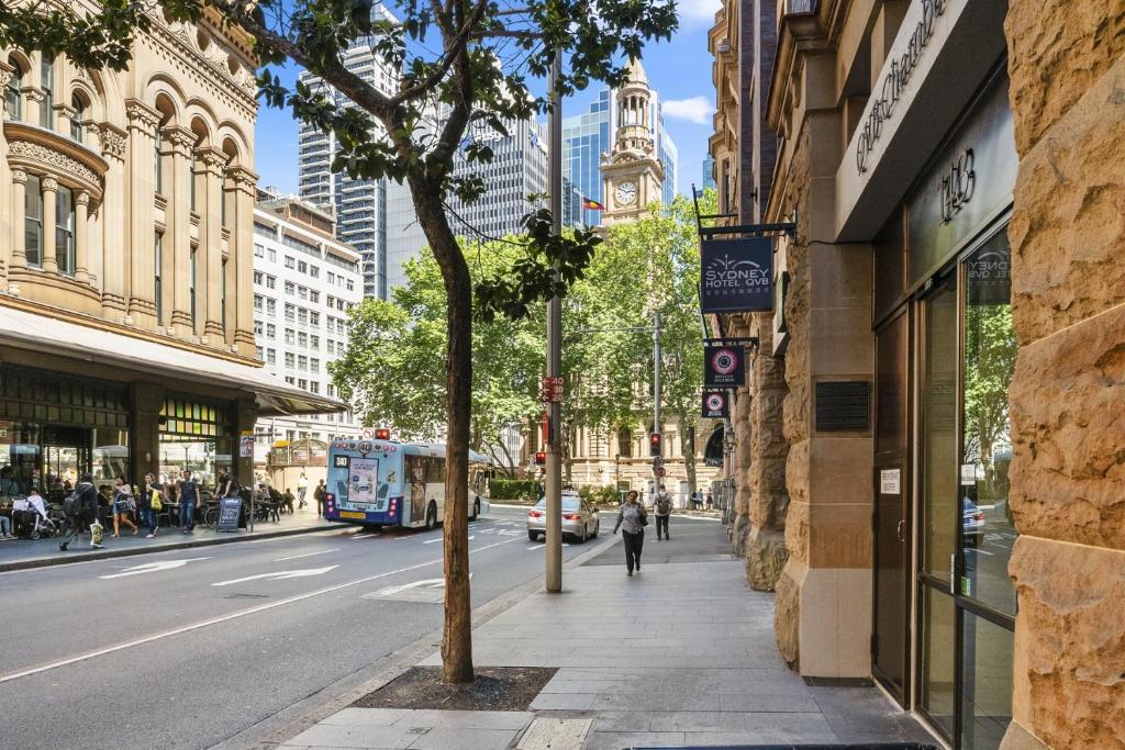 YEHS Sydney Hotel QVB