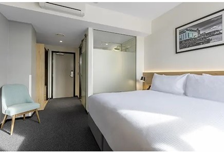 Oaks Hotel
