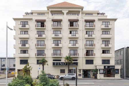 Fino Hotel & Suites