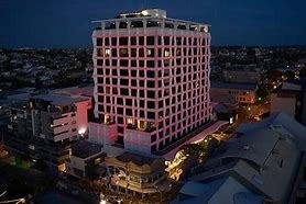 Hotel X