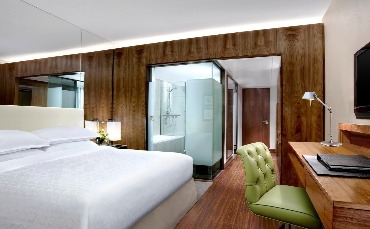 Sheraton Grand Hotel Classic Room