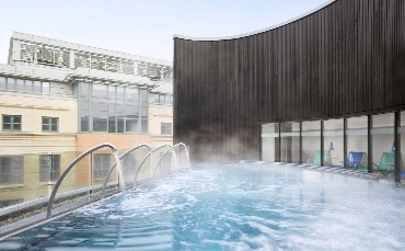 Sheraton Grand Hotel Rooftop hydro pool