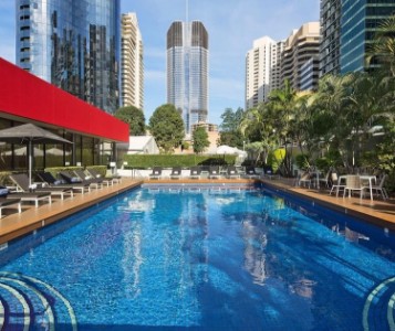 Royal on the Park Hotel & Suites