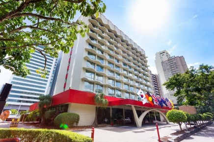Royal on the Park Hotel & Suites
