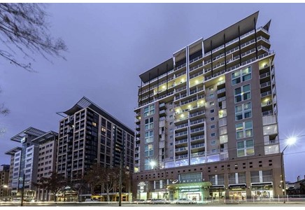 Oaks Adelaide Embassy Suites