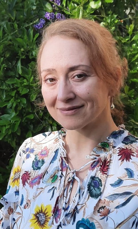 Dr Suzanne English