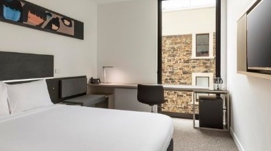 Photo of IBIS Adelaide Queen Room