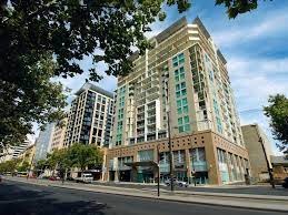Oaks Adelaide Embassy Suites