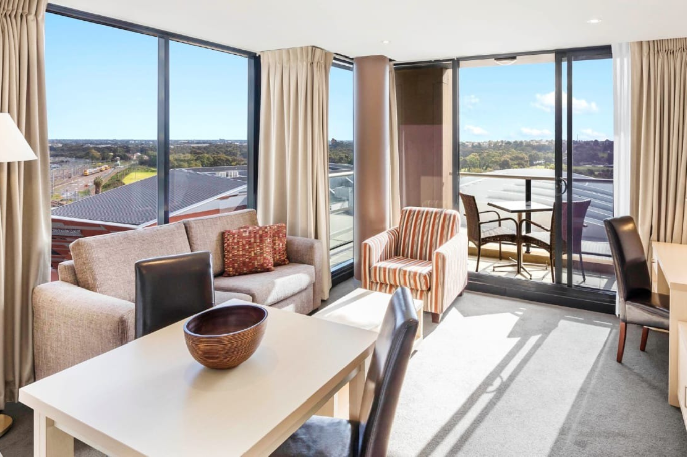 Oaks Adelaide Horizon Suites