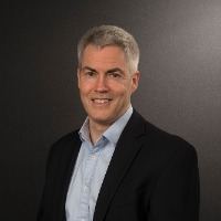 Headshot Photo Jonathan Smith