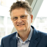 Headshot Photo Niels Steenberg