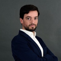 Headshot Photo Sergio Pinar