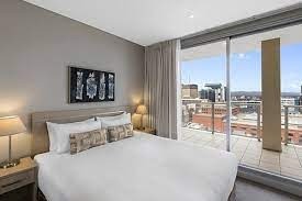 Oaks Adelaide Embassy Suites