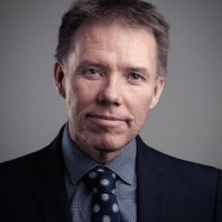 Headshot Photo Stewart Mullin