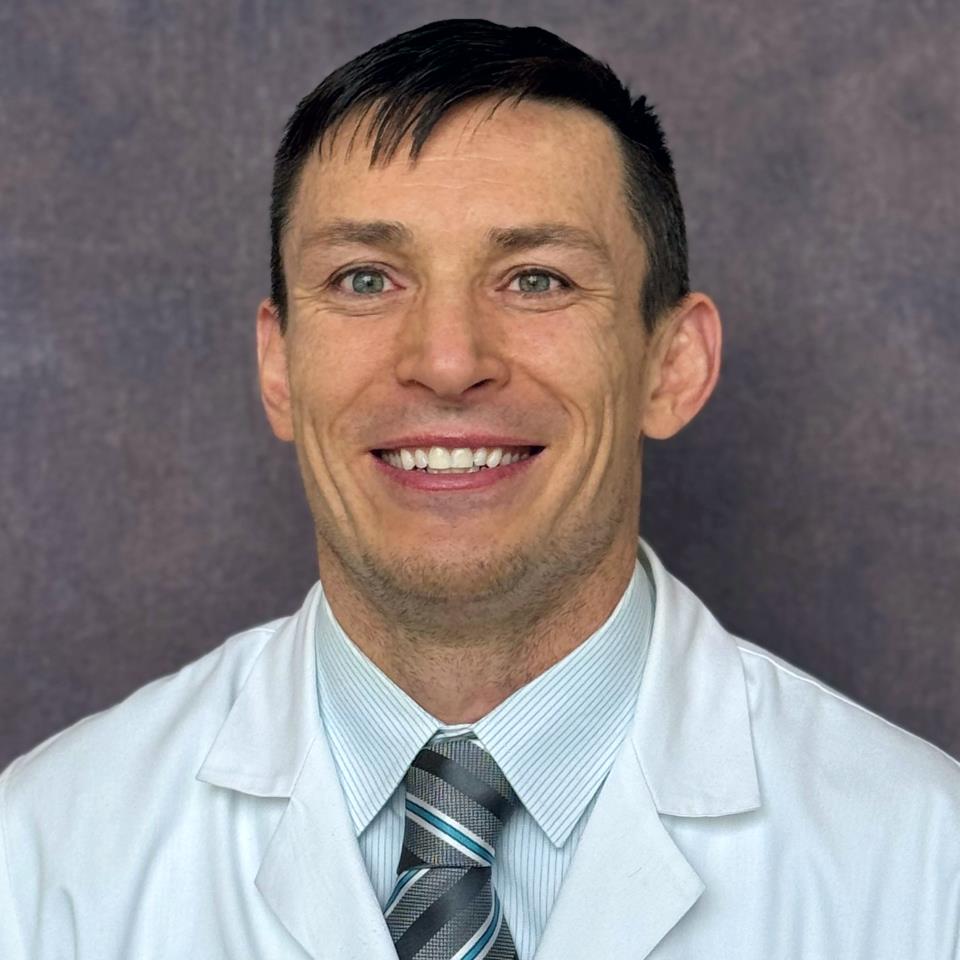 Christopher Roberts, Dr.