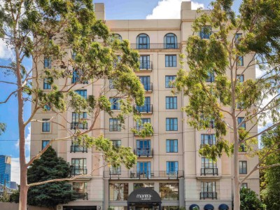 Mantra on Jolimont Melbourne Hotel