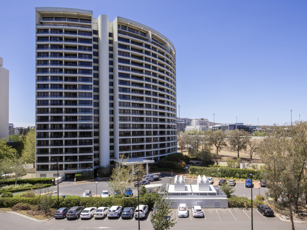 BreakFree Capital Tower Exterior