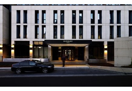 Burbury Hotel & Apartments