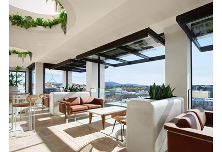 Burbury Hotel & Apartments