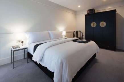 Burbury Hotel & Apartments