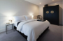 Burbury Hotel & Apartments