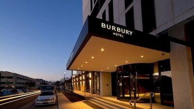 Burbury Hotel & Apartments