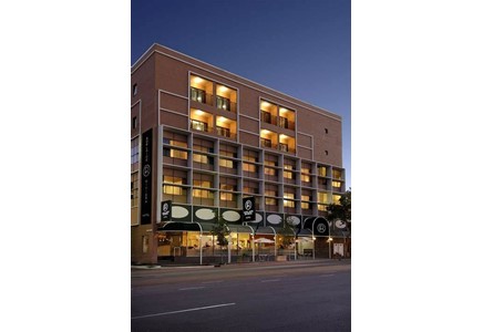 Adelaide Riviera Hotel