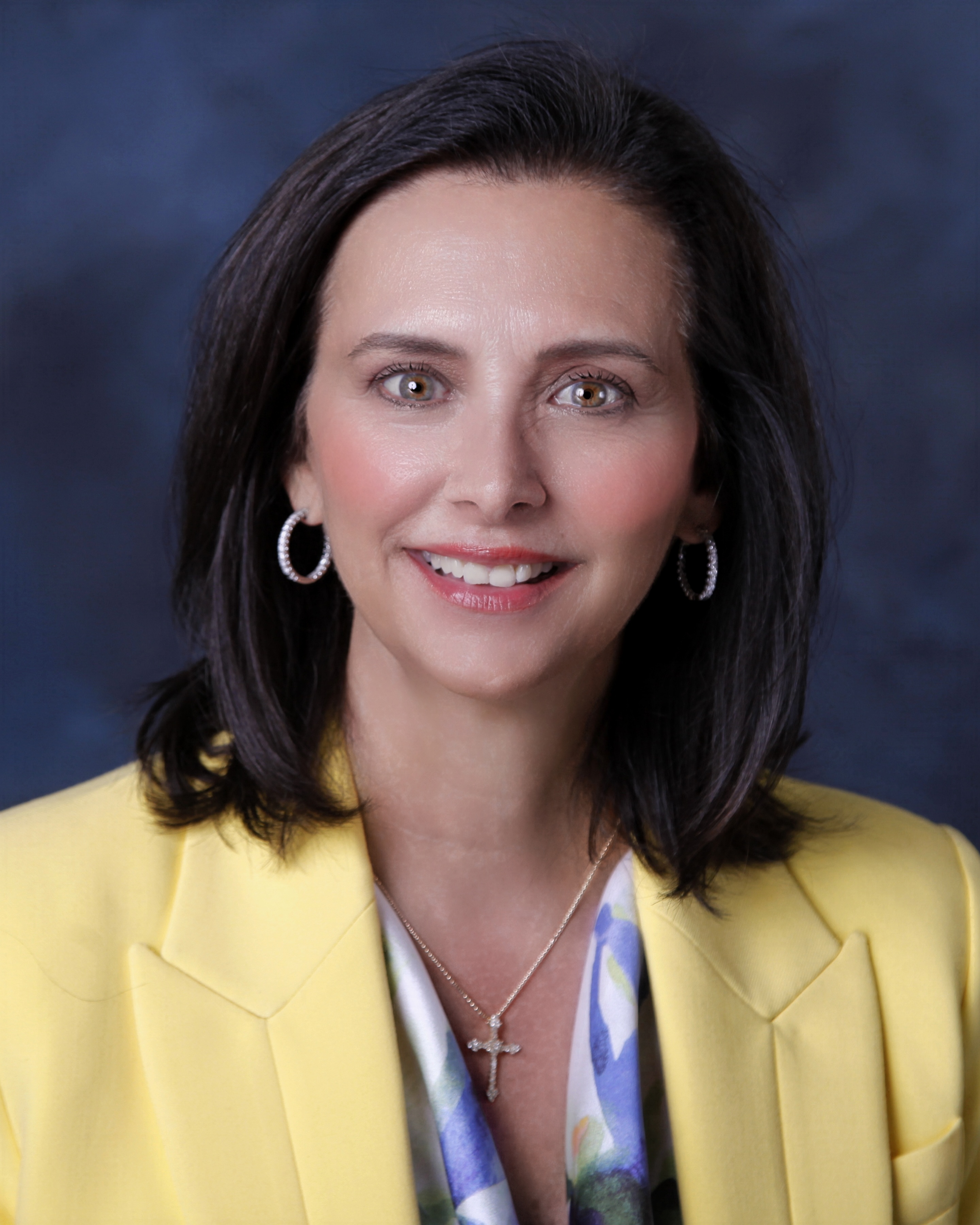 Headshot of Dondra Ritzethaler