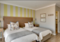 Guest Room King: Twin (2 people sharing)