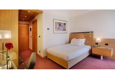 NH Catania Centro Hotel