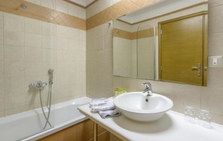 Grecian Castle Hotel & Studios 4*