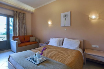 Grecian Castle Hotel & Studios 4*