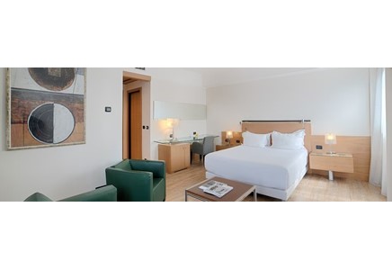 NH Catania Centro Hotel
