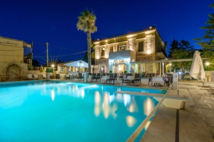 Grecian Castle Hotel & Studios 4*