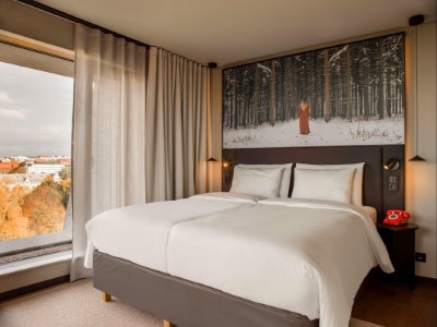 Radisson RED