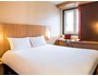 Ibis Suresnes