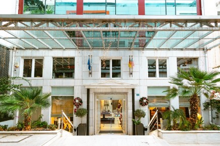 Best Western Plus Embassy Hotel