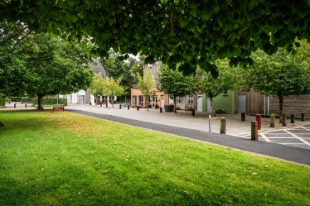 Dromroe Village Accommodation, University of Limerick (Single & Double Bedrooms in shared apartments)