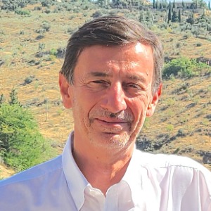 Photo of Prof. Eduardo Roldan