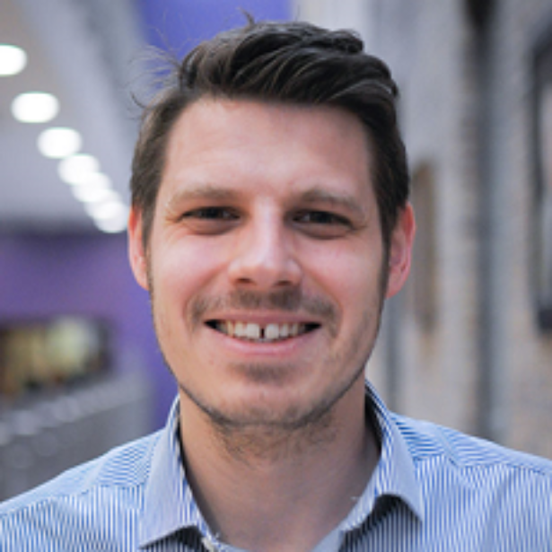 Head shot image of Andrew Holmes