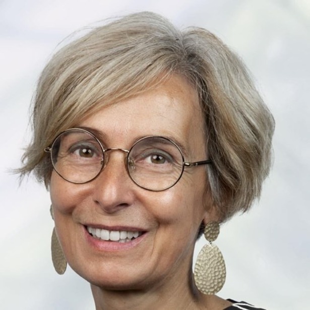 Head shot image of Jolanda Van Der Velden