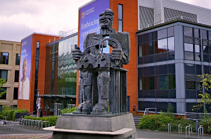 Photo of Faraday Bronze statue
